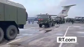 Kazakistan Cumhurbaşkanın çağrısı ile Kazakistan halkına müdahale etmek için gelen Rus askerleri