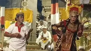 SUNGGUH BIKIN NGAKAK HABIS😂😂!! okaliku uyak pengibing bapak bapak bikin ngakak parahh!!😂 Jeg banyol