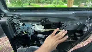 Mazda 5 - Sliding Door Panel Removal
