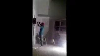 How to scare electrician   Как напугать электрика