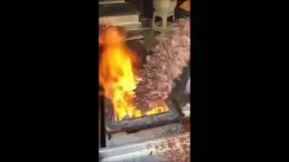 Ктайцы готовят шашлык!Жесть!