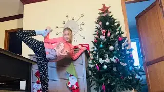 Let’s do my Gymnastics dance! ALSO XMAS IS IN 1 DAY!!! YAYY! ⛄️❄️🎄🫶🏻🩵🥥