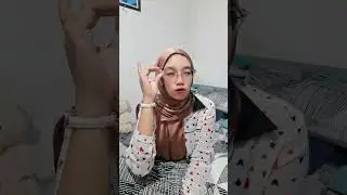 Bigo Live Hijab Rainy Day: It's Delicious to Eat Noodles