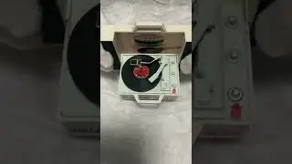 The Rolling Stones RARE 1969 mini record player to promote ‘Let It Bleed’ album-plays “Gimme Shelter