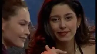 TV armwrestling: Hülya Avsar vs Müjde Kurtaral