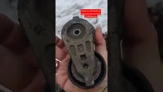 Замена натяжителя паразитного обводного ролика генератор кондиционер. Додж Караван Dodge Caravan