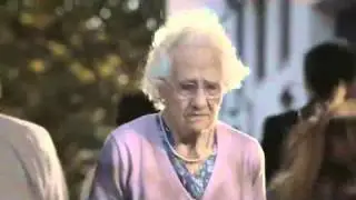 Pětkrát brutálně umírající babička