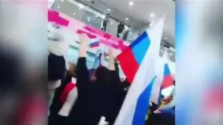 Корейцы встретили российских олимпийцев триколором и гимном