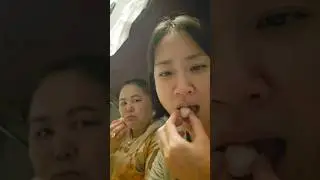 เมื่อคุณยายคาซัคให้ชิมชีส  นี่ไม่ใช่ชีส นี่คือชีสสสสสสสสสสสสสสส! กินวัวได้เลย 5555 รักคุณยาย