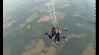 Первый прыжок с парашютом...