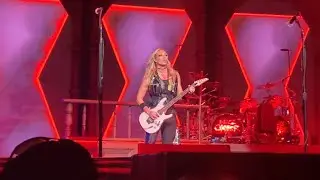 Nita Strauss Solo - Alice Cooper Tour