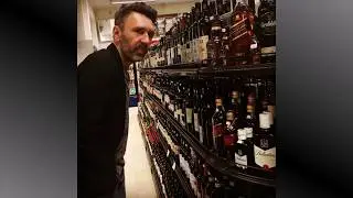 Сиськи: Ленинград снял новый клип с девушкой на лабутенах