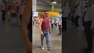 Ayushmann Khurrana was spotted at the airport and looked handsome as ever!😍💖 #ayushmannkhurrana
