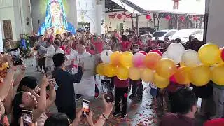 Pemecahan Balon Naga Oleh Bapa Uskup Usai Misa Imlek 10 Januari 2024 - Balon Naga