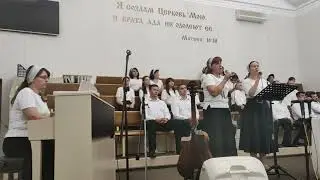 "Я каждый день стою на страже". Пение дуэт.