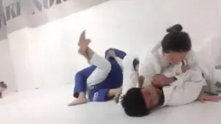 BJJ Jiu Jitsu class in Korea! Rolling #3! 🙏👣👊🏻💪🏻👐🏻