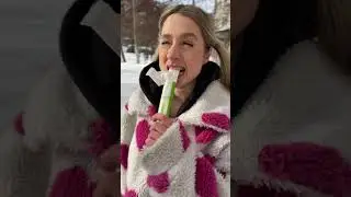 Твоя мама получила премию на работе: