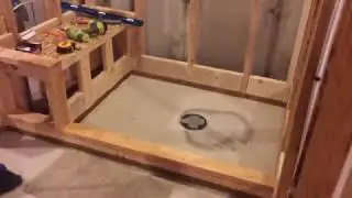 Shower pan with bench