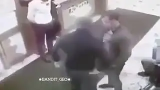 Азербайджанец вырубил двоих