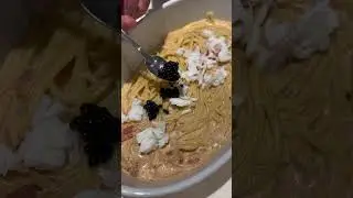 Спагетти с крабом запеченные в фокаче!В каком соусе хотели бы попробовать сливочный или томатный?