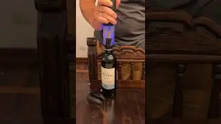 Sabías de la existencia de este sacacorchos eléctrico?🍷 #sacacorchos #corkscrew #vino #wine #tips