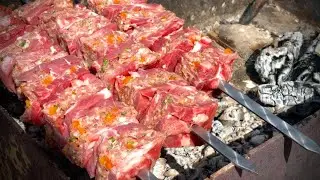 ШАШЛИК НАПОЛЕОН соковите м'ясо НА МАНГАЛІ або У ДУХОВЦІ /МАРИНОВАНА ЦИБУЛЯ/соковитий фарш на мангалі