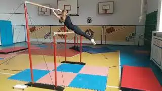 КОМПЛЕКС  УПРАЖНЕНИЙ  НА БРУСЬЯХ  -    ДЕВУШКИ