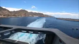 Atracando en el puerto de  Santa Cruz de Tenerife a bordo del  Bañaderos Express