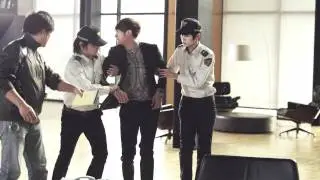 2AM 