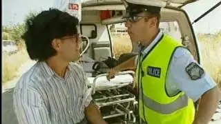 AMAN - Μπάτσος τροχαία έλεγχος