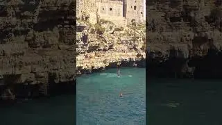 Polignano a Mare. Cliff diving(1)