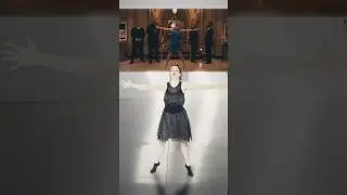 How to dance like Taylor Swift - Dance Meme! What's next? #shortscreator #delicate