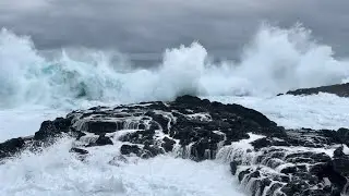 Huge Waves hitting the shores of the Big Island