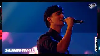Marcos Agüero canta 