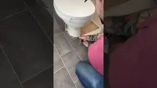 HOW TO CUT VINYL FLOORING AROUND A TOILET 