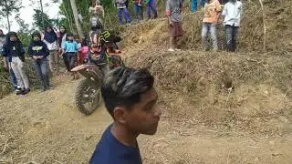 Perjuangan offroader menaiki tanjakan berhadiah T Ger nawangan adventure