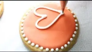 How-to: Decorate Cookies w/ Royal Icing