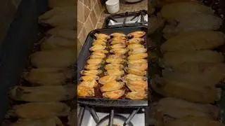 OVEN BAKED CHICKEN WINGS! #chickenwings #ovenbaked #shorts