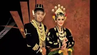 MEDIA PEMBELAJARAN MATERI BUSANA ADAT JAWA OLEH YUNIARTININGSIH, S. Pd.
