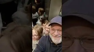 В скоростном лифте поднимаемся на смотровую площадку Останкинской Телебашни с 4Б классом Милы 7 м/с!
