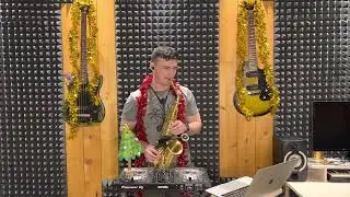 Три белых коня на саксофоне 🎷 С Новым годом 🍾🎄🎁🎊🎉пусть в этом году все ваши желания сбудутся