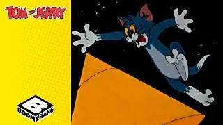 Tom Gets Stuck In Space!  | Tom and Jerry | 