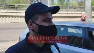 В Киеве на Нивках велосипедисты выломали асфальт на незаконной парковке