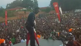 Mana weee Meddy Noneho nawe nureba iyi Video ya Rubavu irakuriza pe!