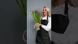 Букет из 15 сиреневых тюльпанов (Фортресс) на ленте