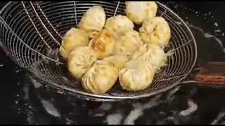 Momos Fried Curry Very Tasty   #Momos #shorts #youtubeshorts
