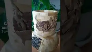 Ваза из дерева с декором из древесной пульпы