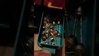 В чем можно хранить радиодетали.