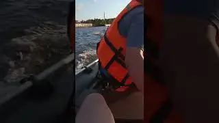 Ветерок8 ,лодка Корсар 300, максимальная скорость 31 км.ч. (лодка перекачана немного)