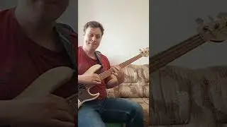 Танцуем народный танец под бас-гитару #shorts